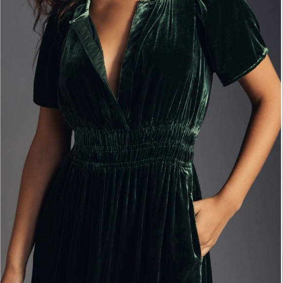 Green Pleated Maxi Sundress with Flutter Sleeves - Picture 2 of 5